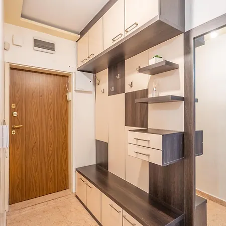 The Right Choice 1 Apartment